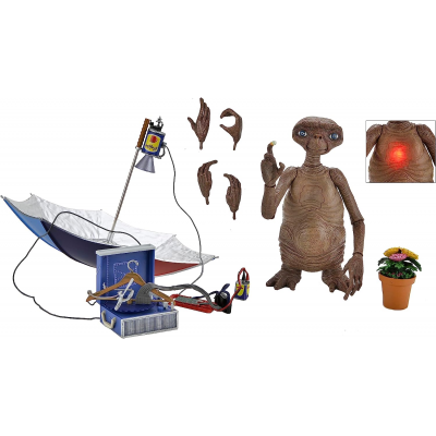 Action figure Deluxe Ultimate E.T. with LED Chest 12 cm 40th anniversary NECA